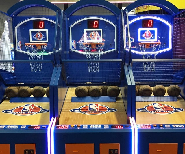 Basketball arcade game